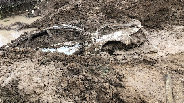 PKK'lı teröristlerin İstanbul'dan çaldığı araç Lice'de toprağa gömülü bulundu.