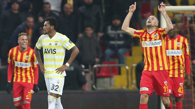 Ukraynalı golcü Kravets, takımını Fenerbahçe karşısında 1-0 öne geçiren golü attı.