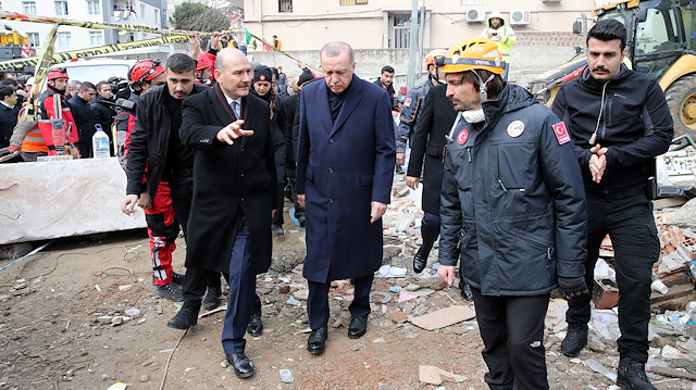 Cumhurbaşkanı Erdoğan, enkaz bölgesine geldi. 