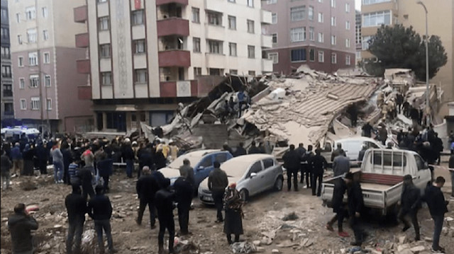 تفاصيل جديدة حول انهيار مبنى إسطنبول