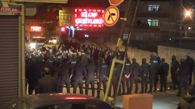 Esenyurt'taki olayların ardından bölgeye gelen polis ekipleri geniş çaplı önlemler aldı. Fotoğraf: DHA
