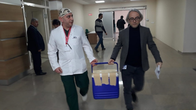 Erzurum Atatürk Üniversitesi Eğitim ve Araştırma Hastanesi cerrahları nakil operasyona gerçekleştirdi.