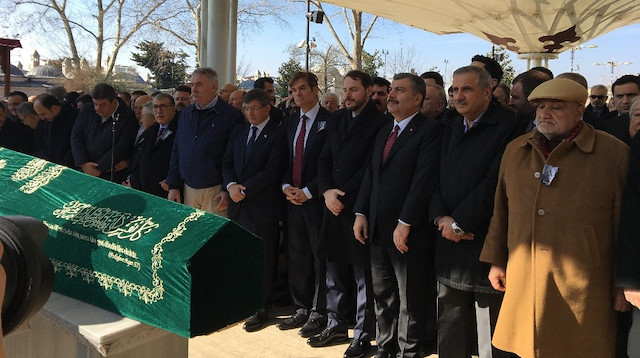 Kalp Cerrahı Mustafa Öz'ün cenazesine siyasi isimler de katıldı.