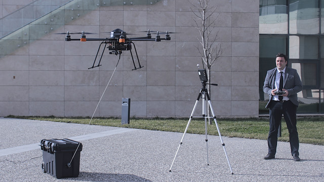 Geliştirilen kablolu drone tasarımı sayesinde droneları sınırsız süre uçurabilmek mümkün hale gelecek.