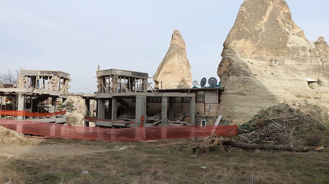 Peribacaları yanındaki otel inşaatı tepki çekmişti.