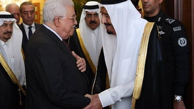 عباس يبحث مع العاهل السعودي "أخطارا" تواجه القضية الفلسطينية