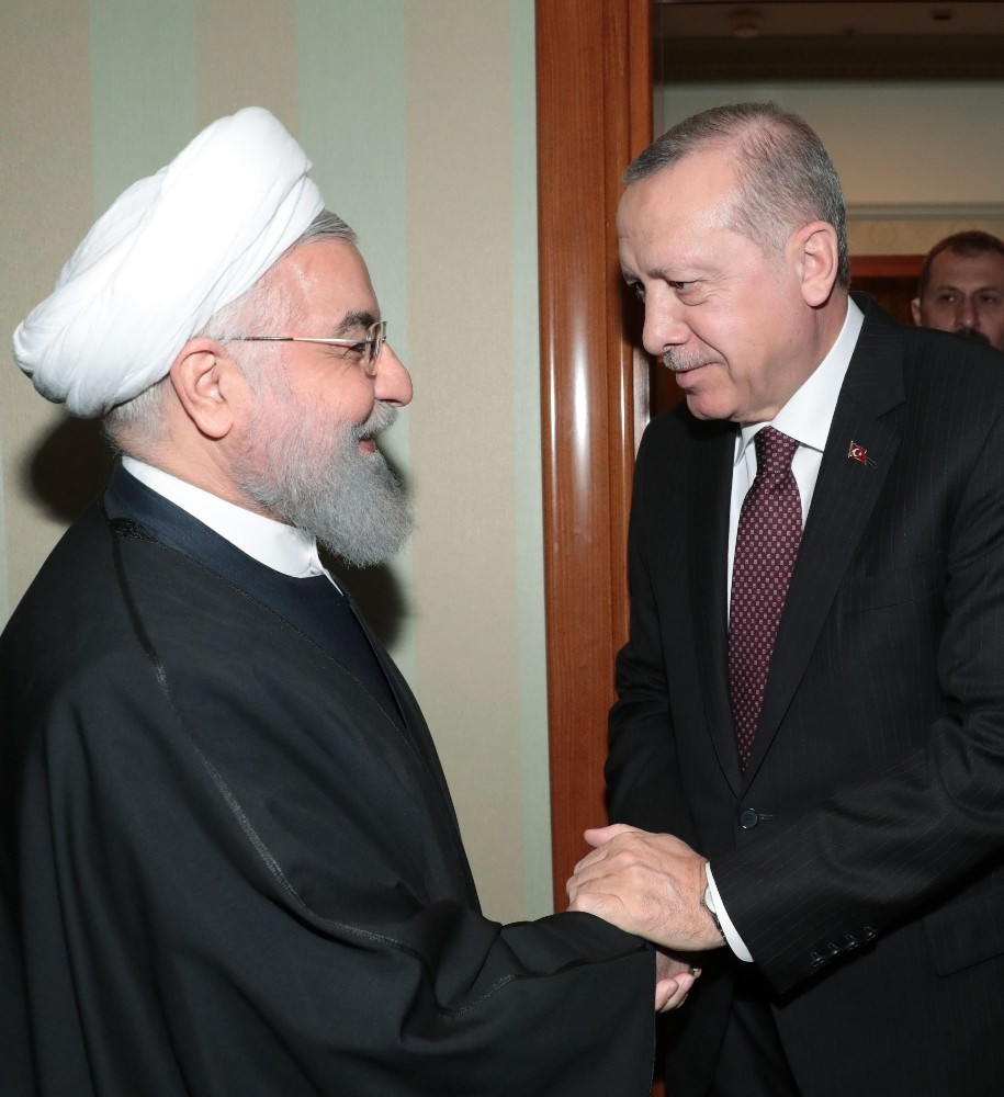 Erdoğan ve Ruhani Soçi'de ikili görüşme gerçekleştirdi.