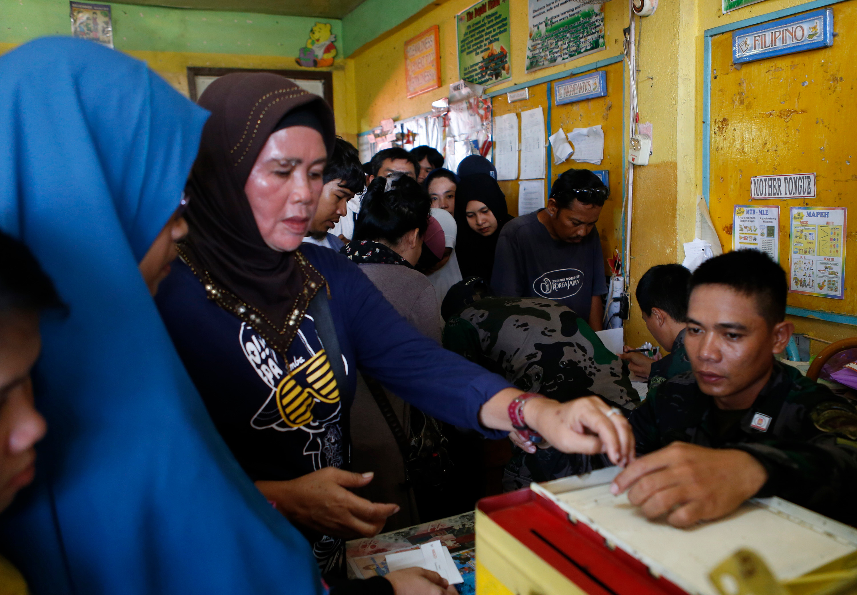 Moro Müslümanlarının geleceğini etkileyecek referandumunda Morolar oy kullandı.