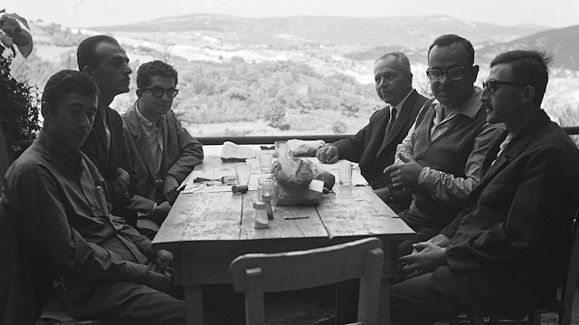 Soldan sağa; Mehmet Doğan, Muzaffer Civelek, Ezel Erverdi, Nurettin Topçu, Fikret Seven, Ercüment Konukman (1966)