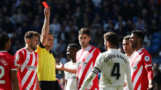 Real Madrid'de Ramos kırmızı kart gördü.