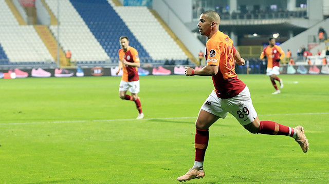 Cezayirli yıldız Feghouli, Kasımpaşa maçında 3 gol atarak Süper Lig kariyerinde ilk kez hat-trick yaptı.