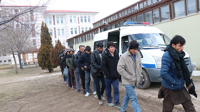 توقيف 21 مهاجرًا غير نظامي شرقي تركيا