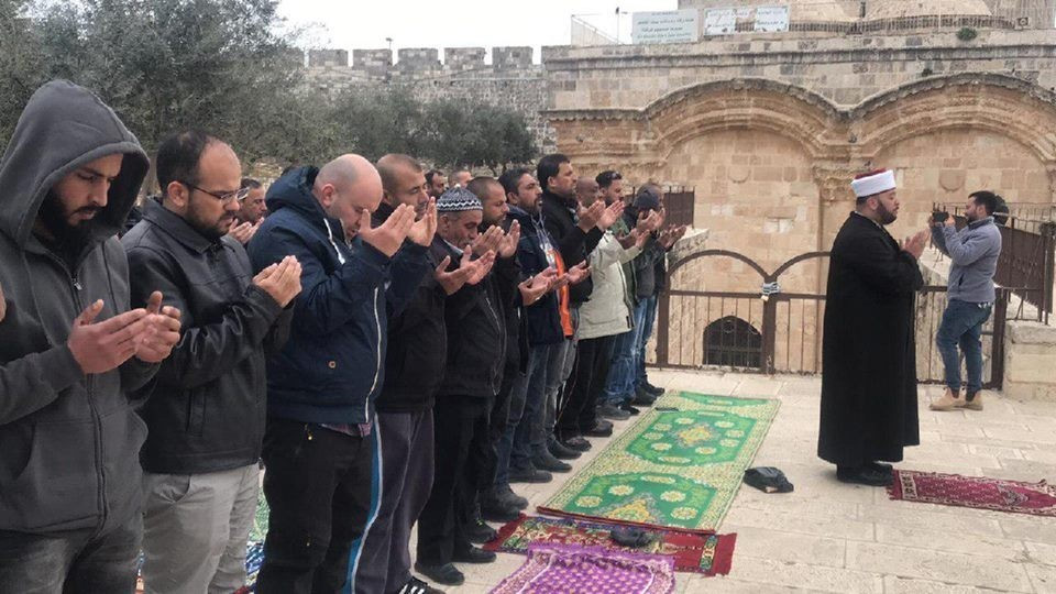 Filistinli aktivistler Mescidi Aksa’da namaz kılma çağrısında bulundu