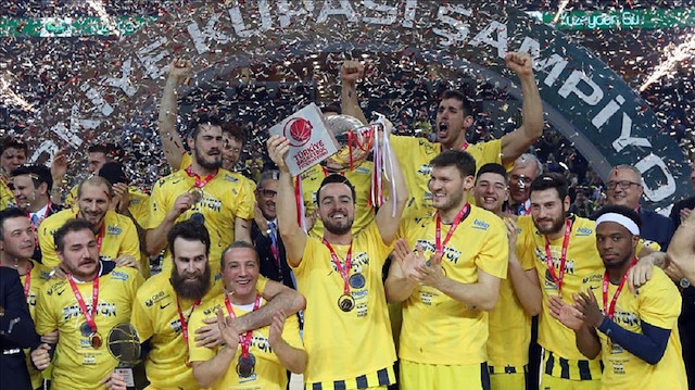 Istanbul based basketball giants Fenerbahce Beko won Turkish Cup after beating city rivals Anadolu Efes 80-70 on Sunday.