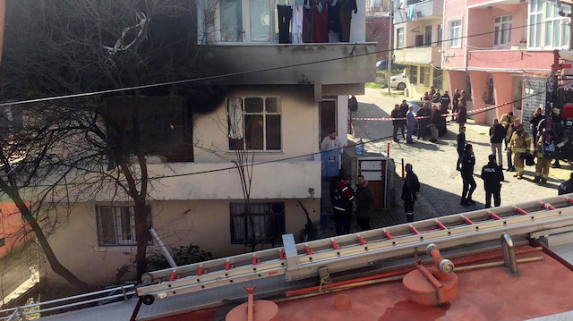Patlamanın ardından evde çıkan yangın itfaiye ekiplerince söndürüldü.