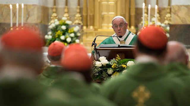 Papa Franciscus, kilisenin kusurlarının düzeltilmesi gerektiğini ifade etti.