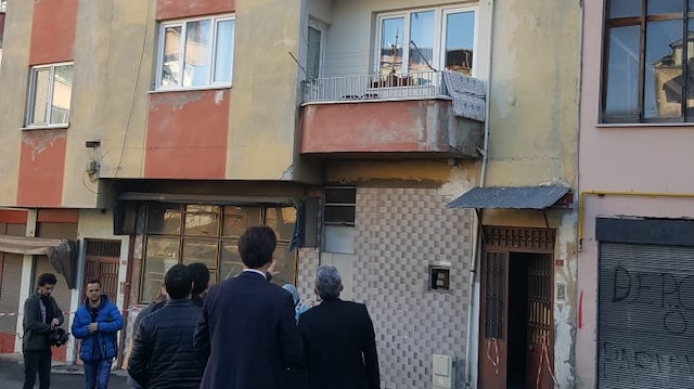 Binadan tahliye edilen 11 kişi akrabalarının evine yerleşti.