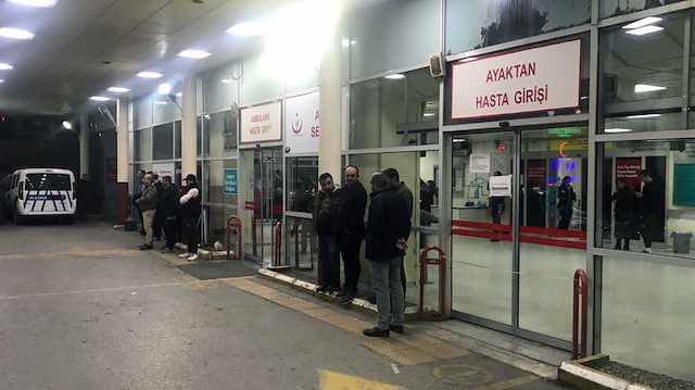 İzmir'in Konak ilçesinde çıkan silahlı kavgada yaralanan kişi, hastaneye kaldırıldı