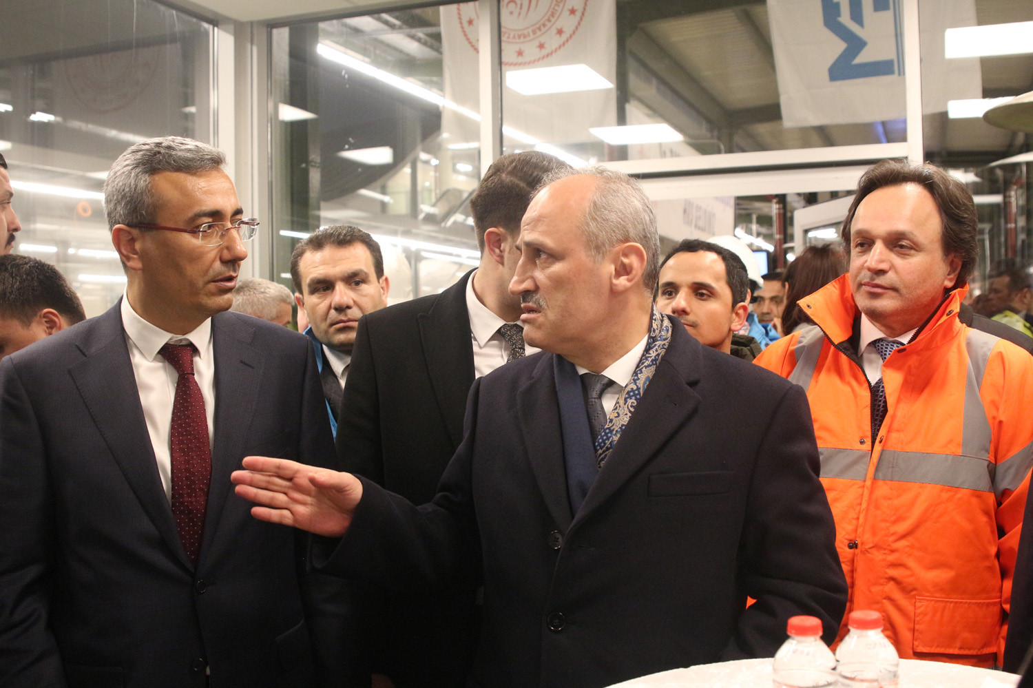 Ulaştırma ve Altyapı Bakanı Mehmet Cahit Turhan, Gebze-Halkalı Marmaray Hattı'ndaki YHT test sürüşünde incelemelerde bulundu.