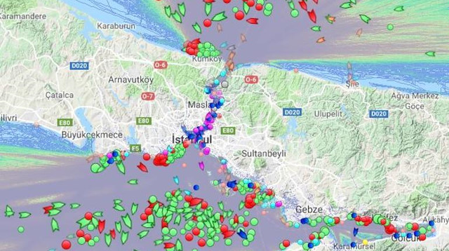 İstanbul Boğazı'ndan geçiş yapamayan gemilerin radar sisteminde görünüşü
