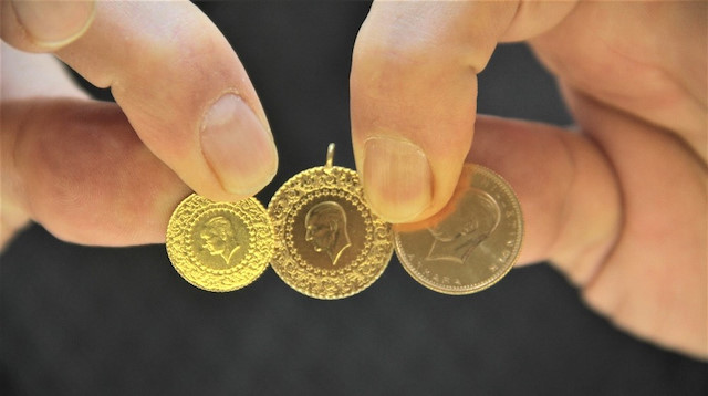 İstanbul Kapalıçarşı'da  Cumhuriyet altını 1.517 liradan satılıyor.