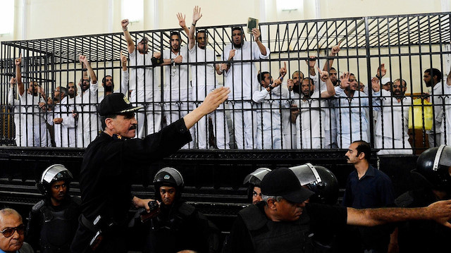 Mısır'da darbe karşıtları yargılanıyor. 