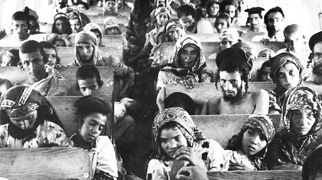 1948-1950 yılları arasında “Uçan Halı (Magic Carpet)” adlı operasyonla 60 bin Yemenli Yahudi uçaklarla İsrail’e taşındı.