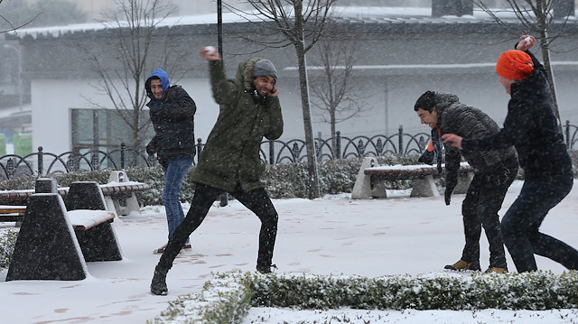 Sıcaklığın sıfır derece ölçüldüğü kentte yağışların yarın da etkili olması bekleniyor.