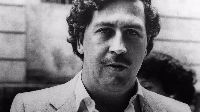 Pablo Escobar, Gaviria, Kolombiyalı uyuşturucu kaçakçısı.
