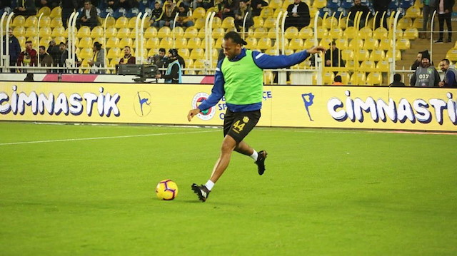 Arturo Mina bu sezon Yeni Malatyaspor formasıyla çıktığı 23 resmi maçta, 3 gol atarken 2 de asist yaptı.