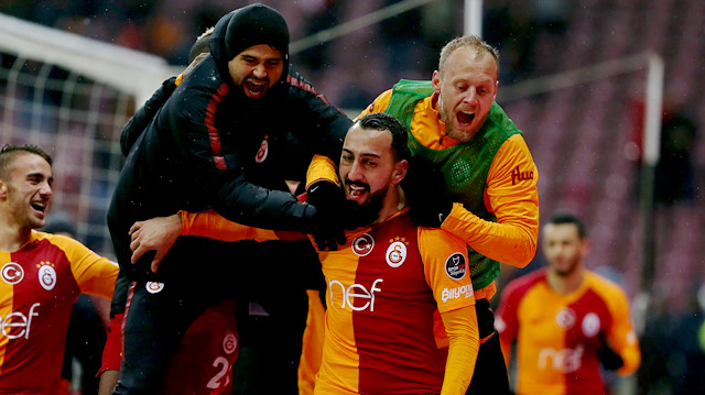 Kostas Mitroglou, Galatasaray formasıyla ilk golünü Akhisarspor'a attı.
