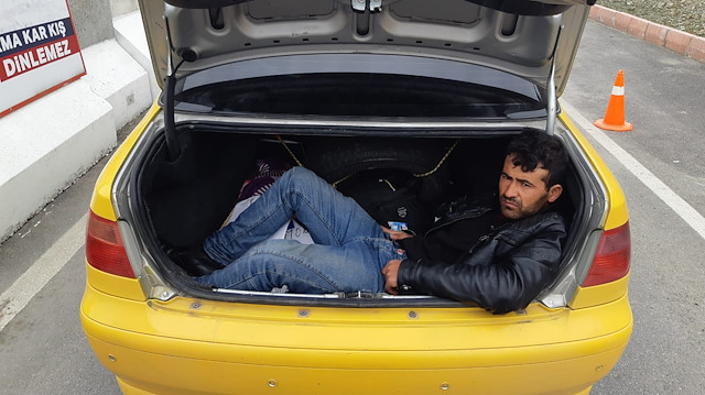 Yakalanan düzensiz göçmen, İl Göç İdaresine teslim edildi. 