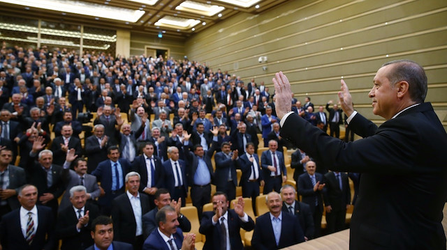Cumhurbaşkanı Recep Tayyip Erdoğan'ın muhtarlar toplantısında yaptığı konuşmadan bir kare.