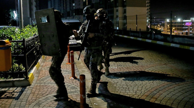 İstanbul'da polis ekipleri, terör örgütüne yönelik operasyon düzenledi. 