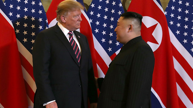 ABD Başkanı Donald Trump ve Kuzey Kore lideri Kim Jong-un bir araya geldi. (Fotoğraf: Reuters) 