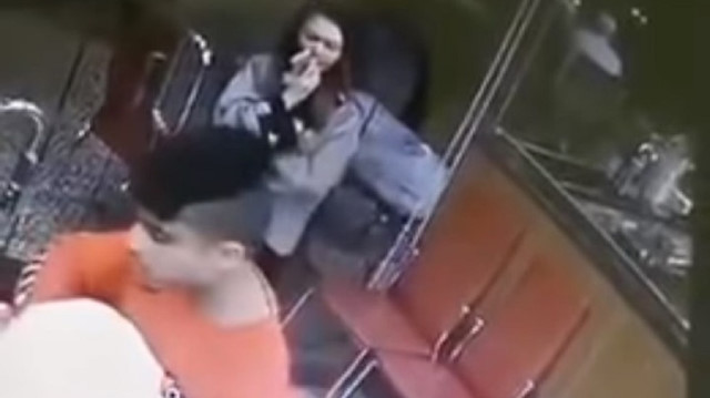 ​القبض على سعودي تحرش بفتاة داخل مطعم في الرياض (فيديو)