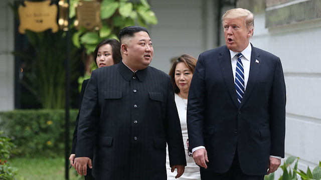 ABD Başkanı Donald Trump ile Kuzey Kore lideri Kim Jong-un Vietnam'da bir araya geldi.