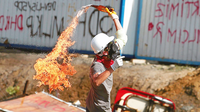 FETÖ Gezi parkı eylemleri başarısızlıkla sonuçlanınca sahneye kendisi çıktı.