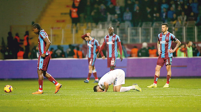 Trabzonspor 2-0 öne geçtiği maçta Kasımpaşa ile 2-2 berabere kaldı.
