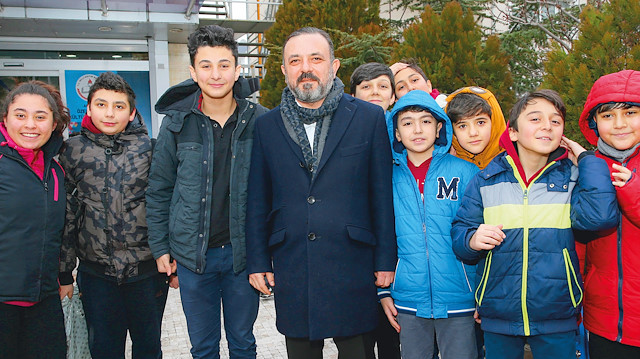 Murat Ercan, öğrenci ve gençlere yönelik projeleri olduğunu söyledi.