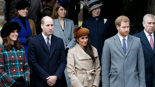 İngiltere Kraliyet ailesinin başı sosyal medya ile dertte
