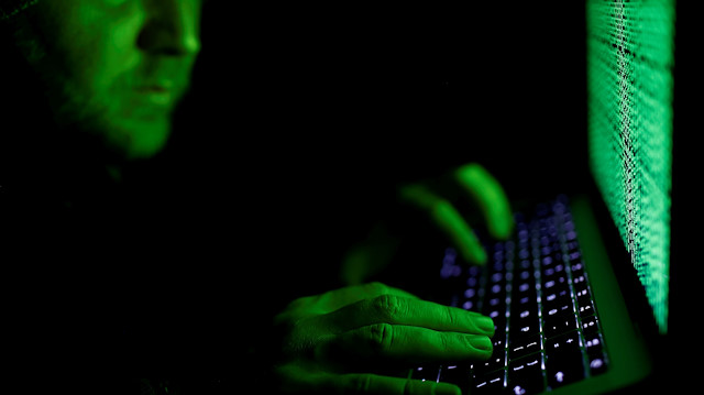 Siber saldırganlar özellikle devlet kurumları ve özel şirketleri hedef alıyor. 