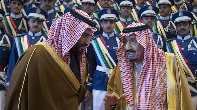 Suudi Arabistan Kralı Selman bin Abdülaziz ile oğlu Veliaht Prens Muhammed bin Selman.