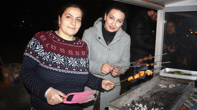 Ayverdi Gülseran, gece saatlerinde açığı tezgahında ciğer yapıp satmaya başladı. 