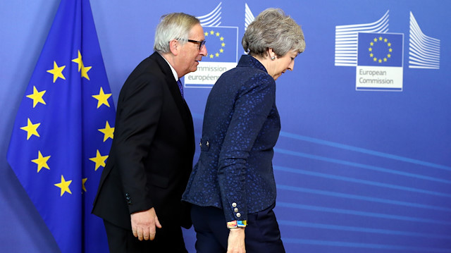 İngiltere Başbakanı Theresa May, AB Komisyon Başkanı Jean Claude Juncker