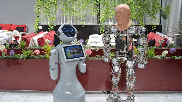 İnsansı Robot Akıncı-4 ve ADA Robot