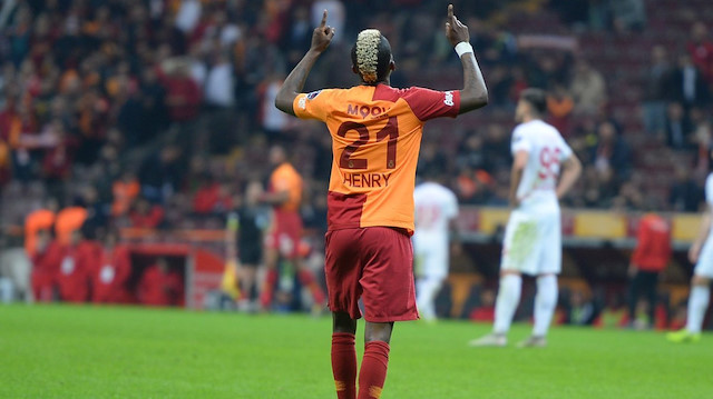 Henry Onyekuru, Antalyaspor karşısında 2 gol atarak yıldızlaştı.
