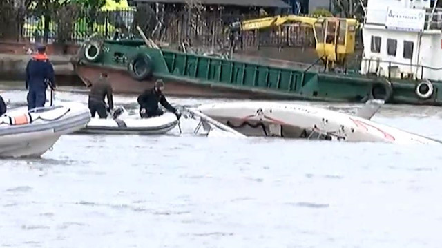 Teknenin alabora olduğu yere deniz polisi sevk edildi.
