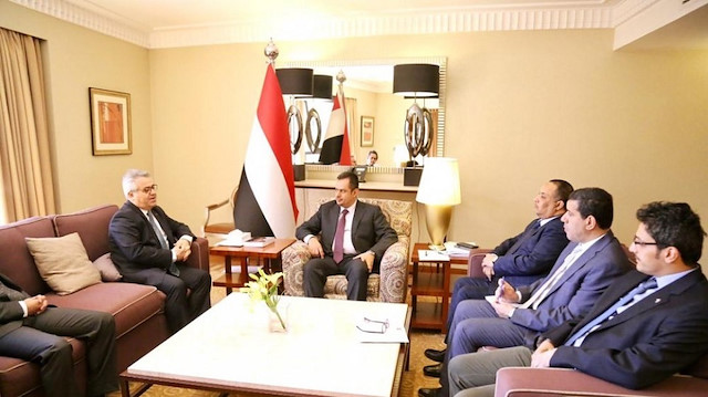 رئيس الوزراء اليمني يناقش مع السفير التركي مستجدات الأوضاع في بلاده