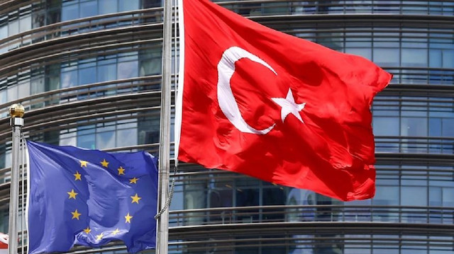 أوروبا تصوّت لقرار ضد انضمام تركيا للاتحاد.. كيف علقت أنقرة؟

